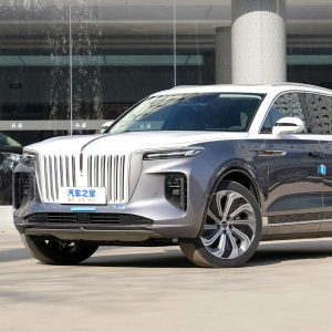 ���������� ������������ ����������� ������ Hongqi E-HS9 � Hongqi E-QM5
